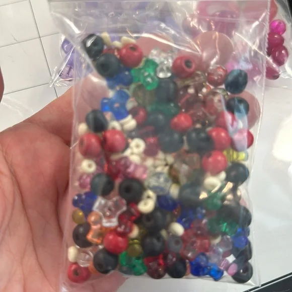 Bags of beads - Picture 3 of 5